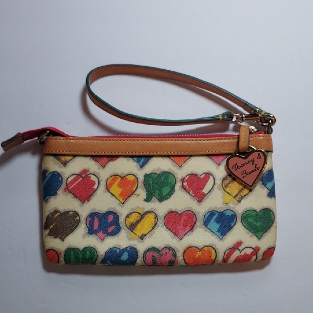Dooney & Bourke Vintage RAINBOW ZIPPER Wristlet Clutch Heart pattern and fob - Picture 2 of 14
